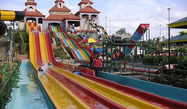 wonder-splash-at-wonderla-kochi
